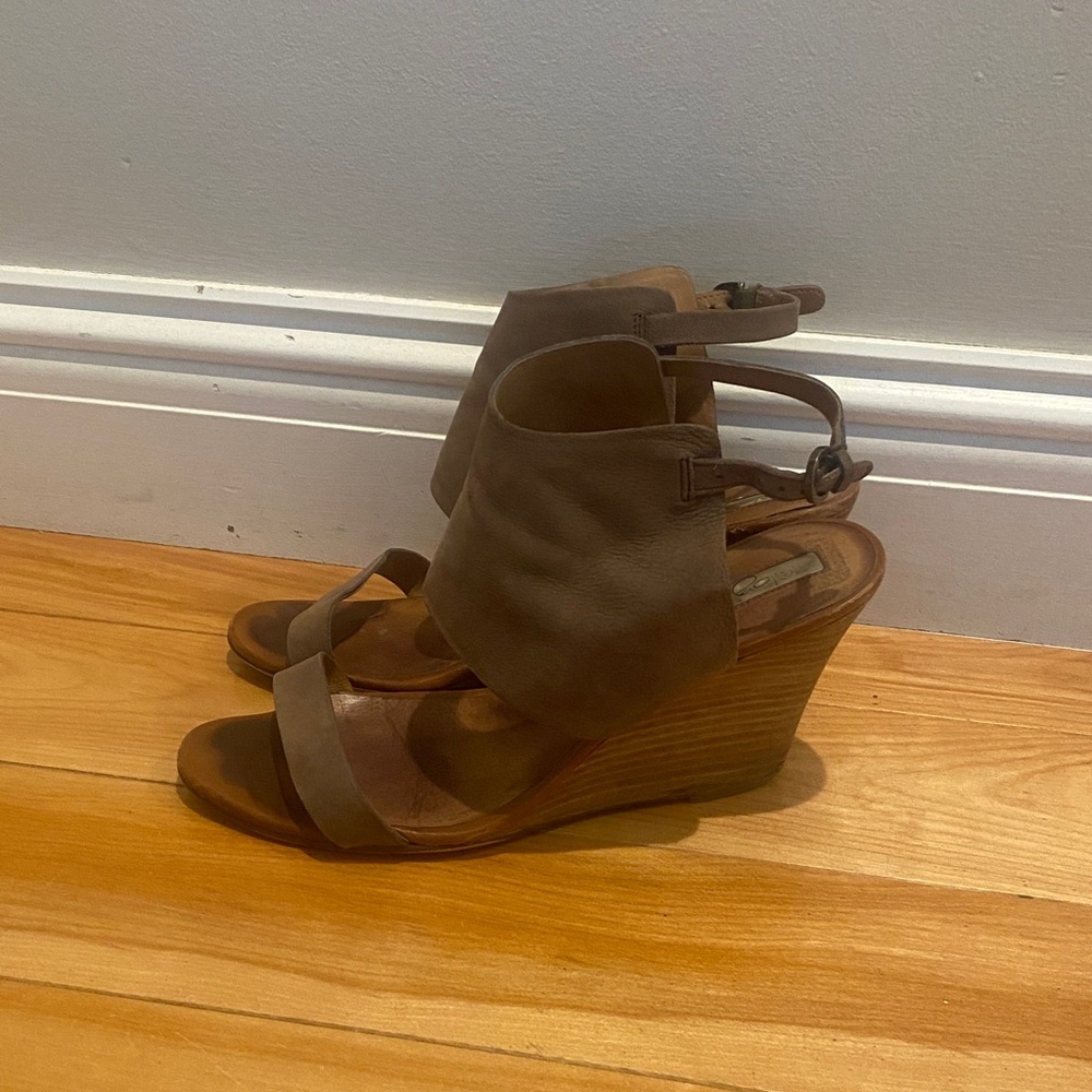 Halogen Tan Wedge Sandals
